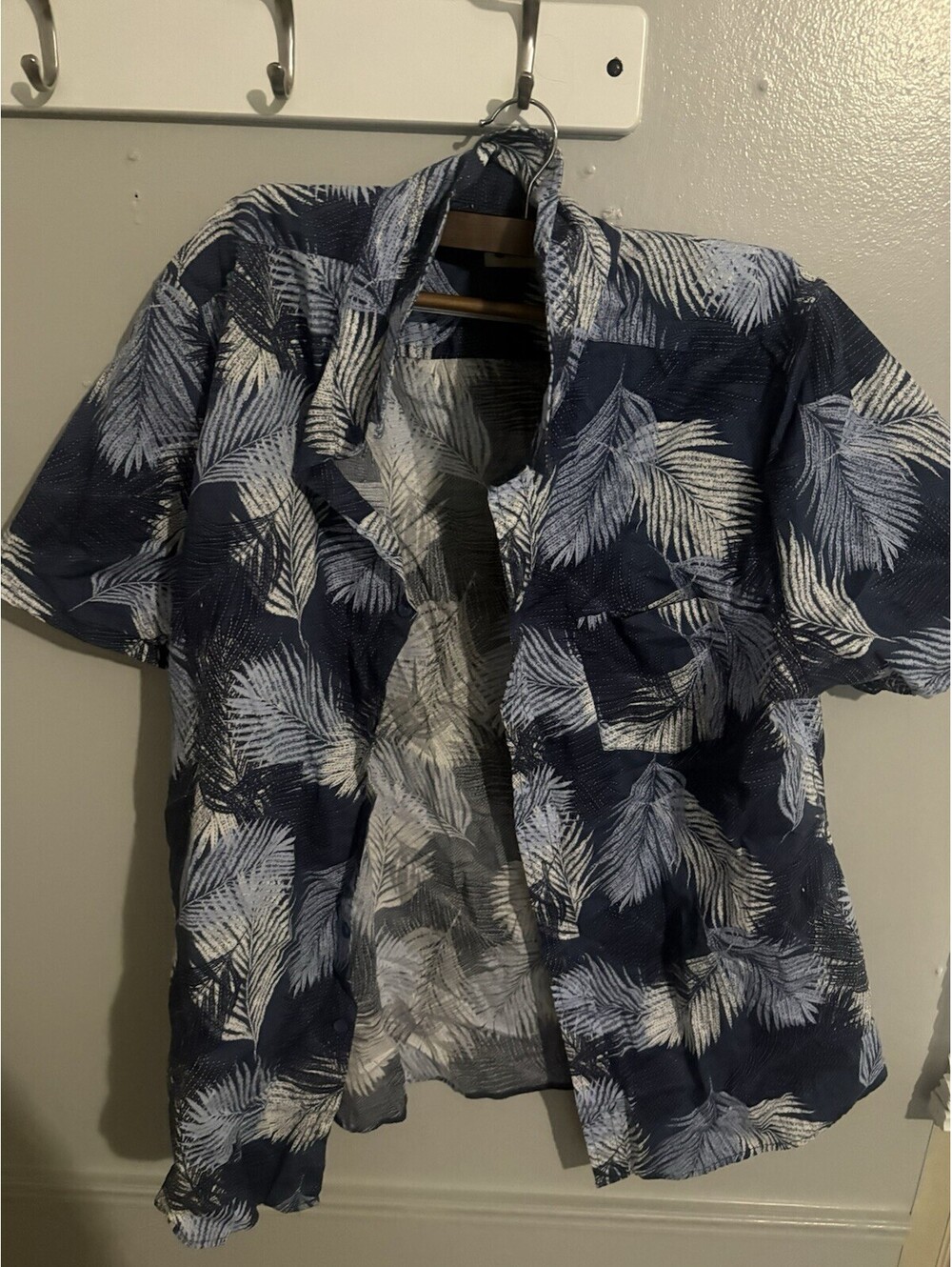 Haggar Mens XL Short Sleeve Button Up Shirt Blue White Floral Palm Tropical Camp
